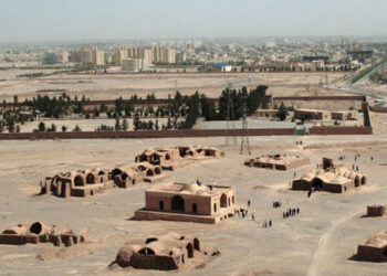 Towers_of_Silence_Yazd_IRAN