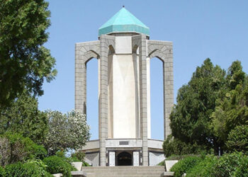 Baba_Taher_Oryan_Mausoleum_in_Hamedan