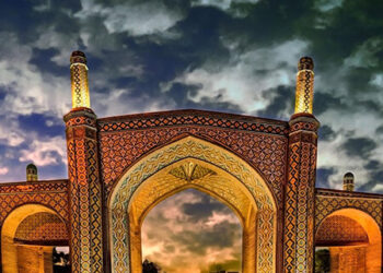 The-old-gate-of-Tehran