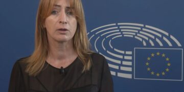 نماینده پارلمان اروپا: چرا در بیست سال گذشته کسی نگران حقوق بشر در افغانستان نبود؟